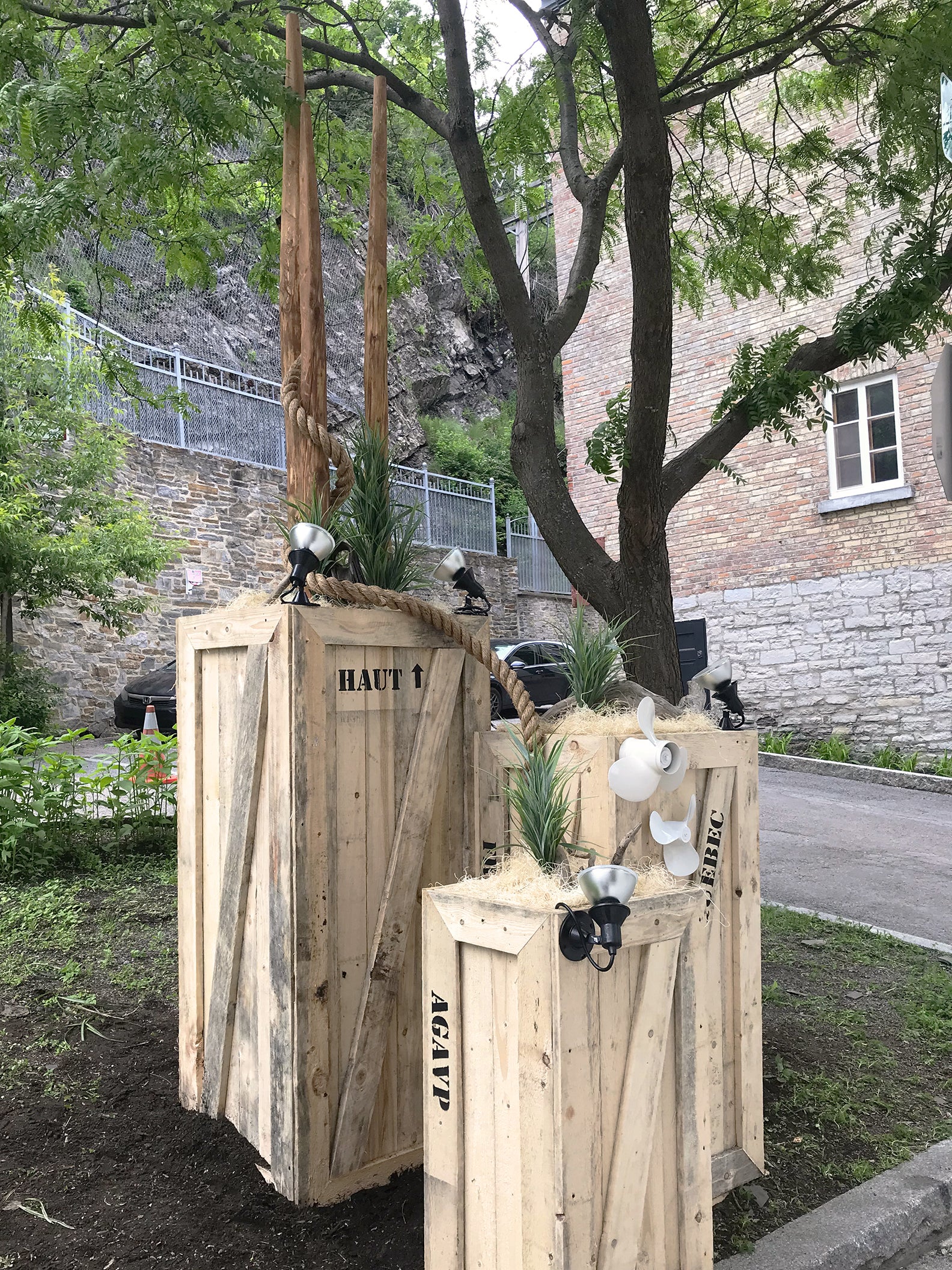 CAISSE DE BOIS STYLE GRANGE 48 po