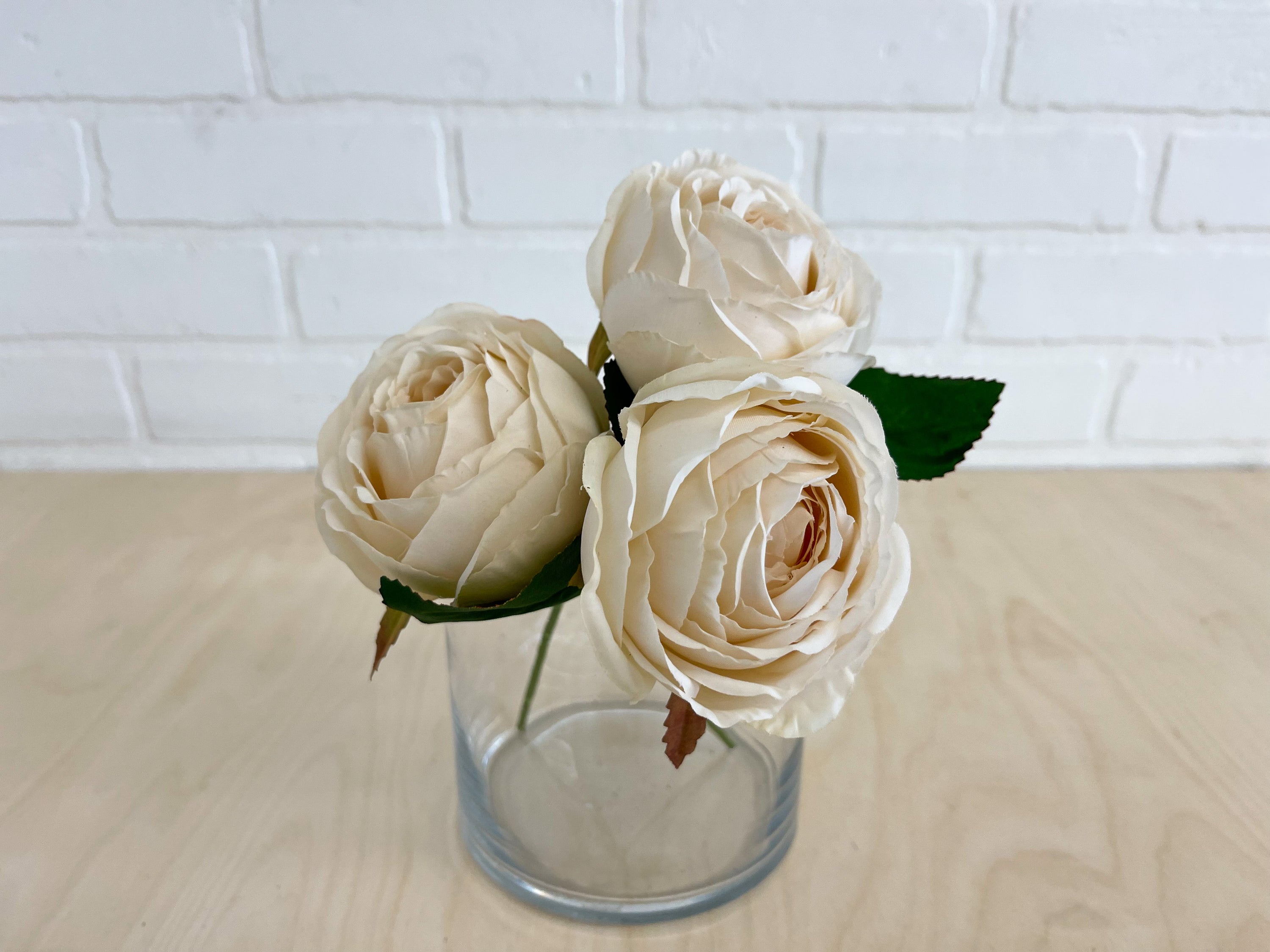 ROSES PIVOINES CRÈMES